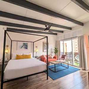 At The Hermosa Pier Luxe Apartment