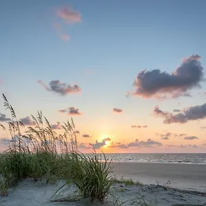 windsor-court-north-4204-hilton-head-island.top-hotels-in-savannah.com/